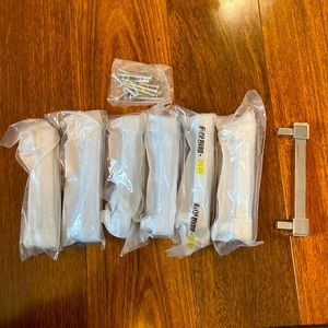 Chrome cabinet pulls